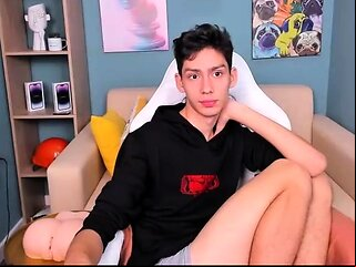 twink Careless twink unequalled be advisable for this beefy cock jacking off gay